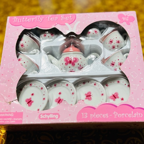 Butterfly Tea Set - Picture 4 of 7